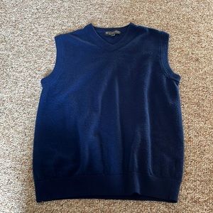Men’s M V-neck Sweater